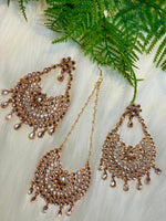 Load image into Gallery viewer, Rose Gold color with Kundan, Tikka and Earring Set - Affinity Giya