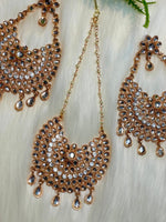 Load image into Gallery viewer, Rose Gold color with Kundan, Tikka and Earring Set - Affinity Giya