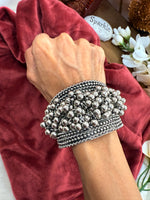 Load image into Gallery viewer, खुलने योग्य ऑक्सीकृत कंगन
