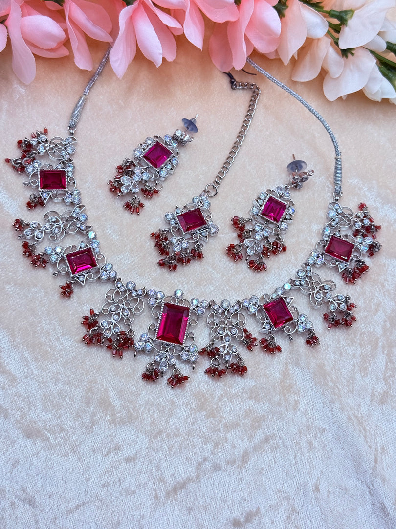 Pinky’S zirconium Silver Necklace Set