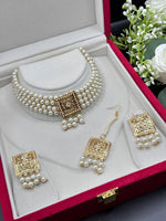 Load image into Gallery viewer, Savi The pearl Choker  Set
