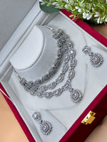 Load image into Gallery viewer, Simrat Ad Necklace Earring Set
