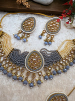 Load image into Gallery viewer, जूही ड्रॉप ऑफ पर्ल पोल्की चोकर सेट