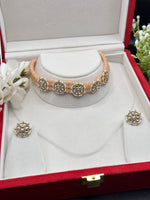 Load image into Gallery viewer, Kareena Kundan Indian Choker Set
