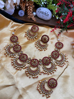 Load image into Gallery viewer, कामिशा मैरून पोल्की भारतीय हार सेट 