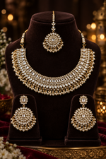 Load image into Gallery viewer, Deepali Kundan Choker Set.