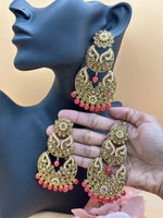 Load image into Gallery viewer, Maang Tikka Earring Set