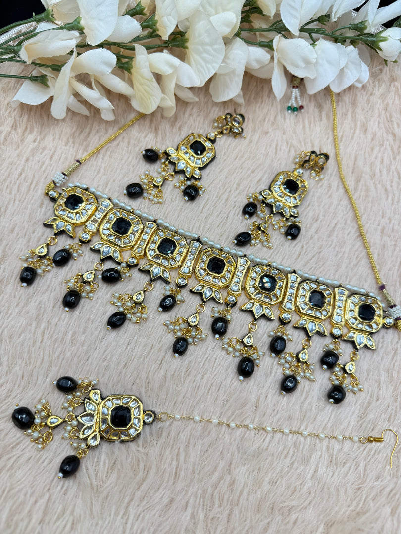 Falguni Kundan jewellery Choker Set