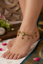 Load image into Gallery viewer, Ninu Gold plated flower payal