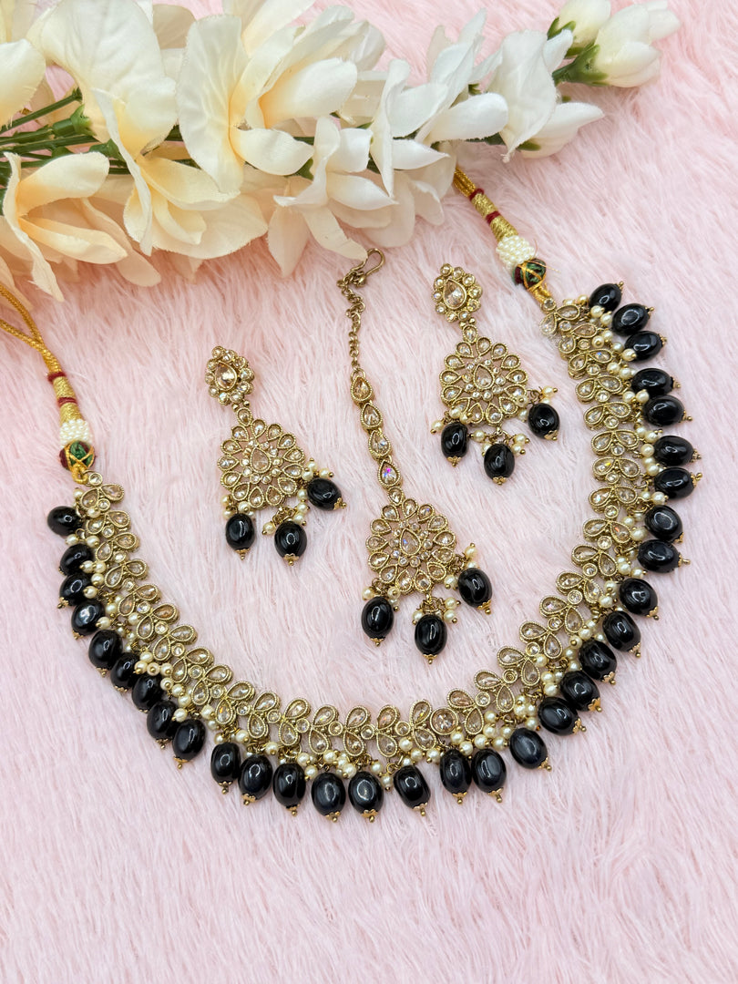 Aarya Choker Set