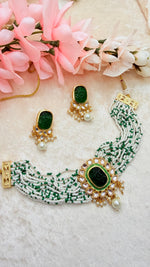 Load image into Gallery viewer, Beaded choker with earrings