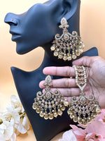 Load image into Gallery viewer, Sonam Gold Pearl Tikka Set