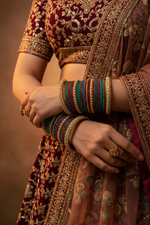 Load image into Gallery viewer, Set of 36 Tread Bangles with side kadas