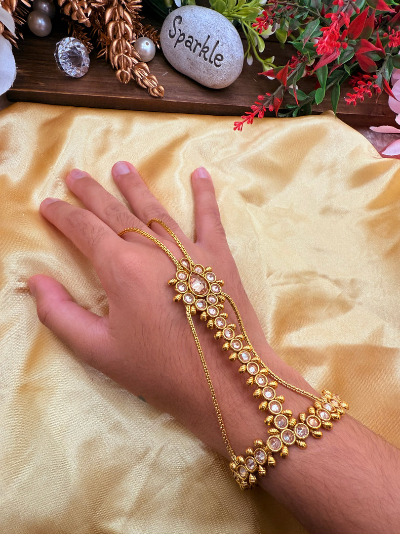 पोल्की चेन कंगन