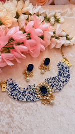 Load image into Gallery viewer, Beaded choker with earrings