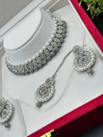 Load image into Gallery viewer, Nila In Silver Stone with Drop Pearls Choker set
