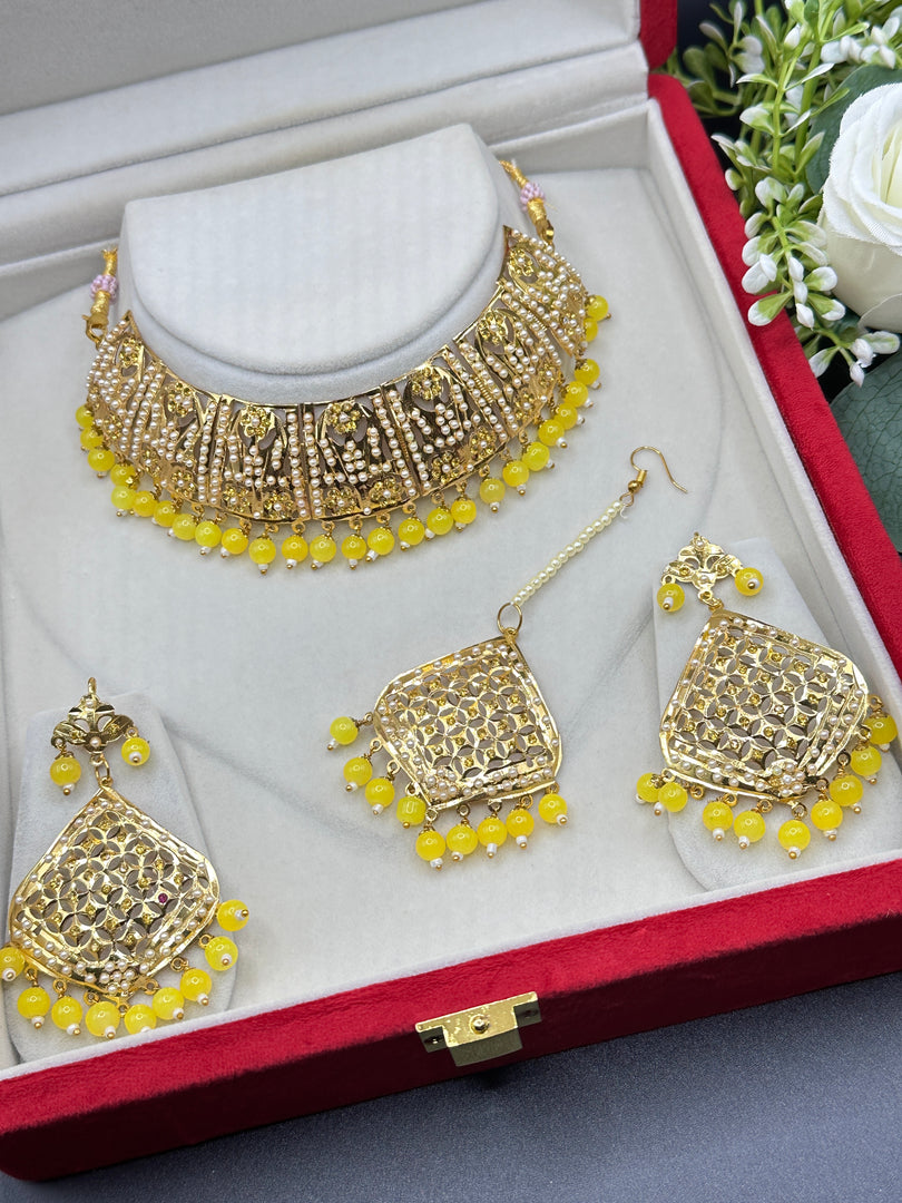 Kavleen Jadau Indian Choker Set