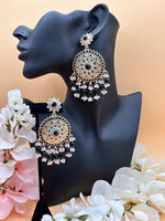 Load image into Gallery viewer, Pearl drop Earrings