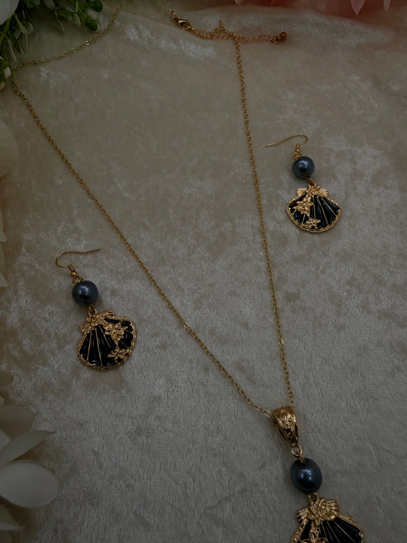 Shell long Necklace with earrings
