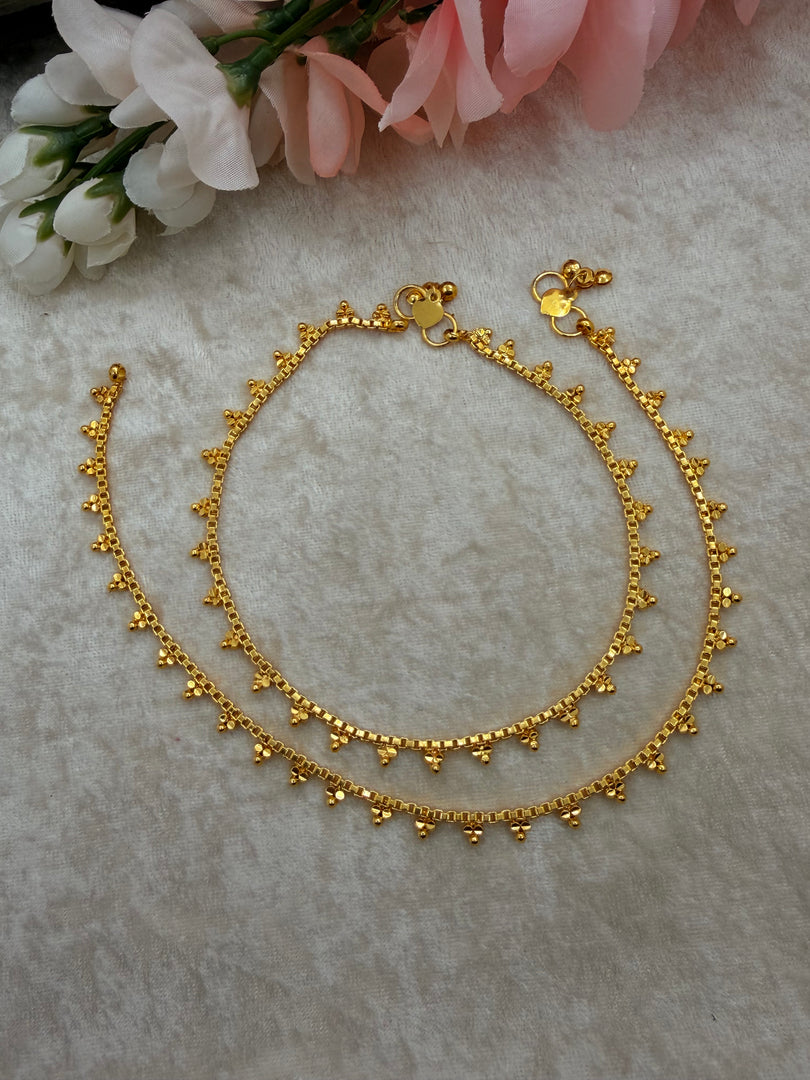 Malini gold plated Golden Payal