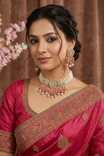 Load image into Gallery viewer, Shonakshi Kundan choker Set