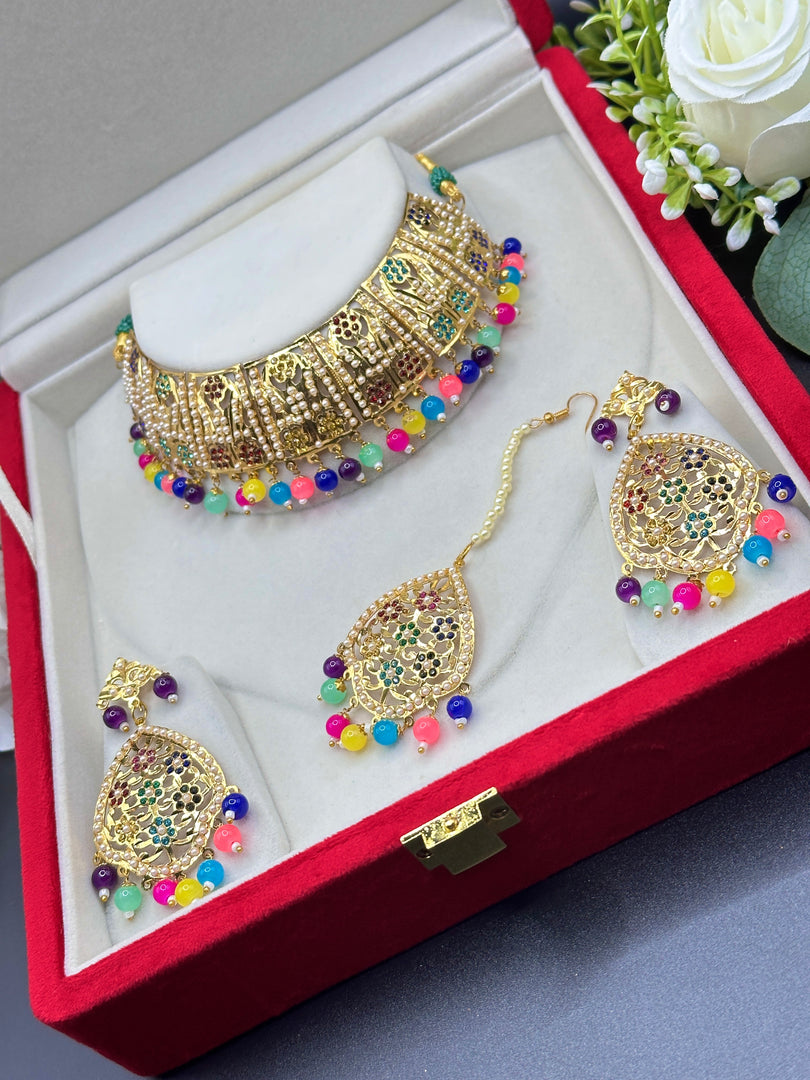 Kavleen Jadau Indian Choker Set