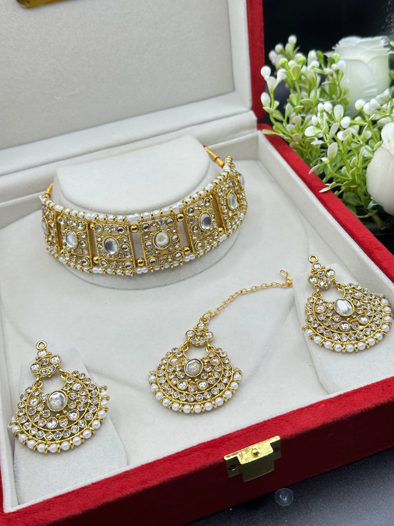 Bling Choker Set comes with Tikka Earring Set