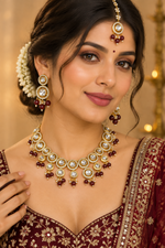 Load image into Gallery viewer, Crystal Kundan Suhani Necklace Set