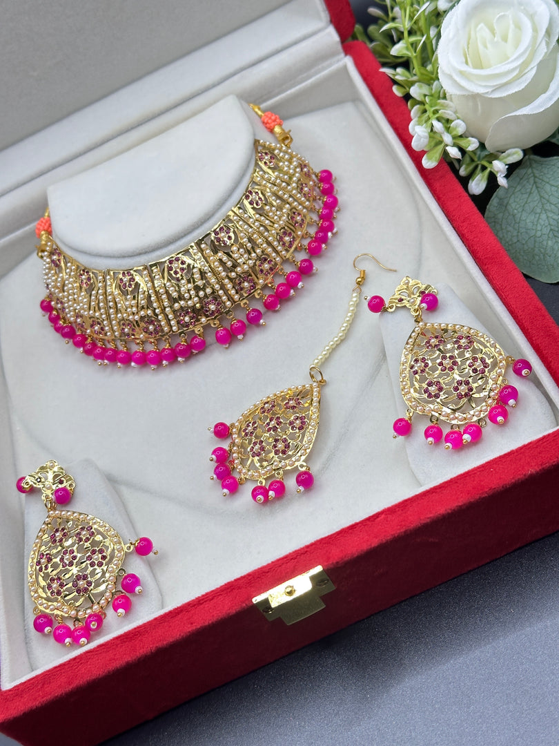 Kavleen Jadau Indian Choker Set