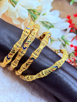 Load image into Gallery viewer, मोर डिज़ाइन वाली सोने की परत वाली चूड़ियाँ
