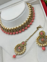 Load image into Gallery viewer, Nila In Gold Stone choker Set
