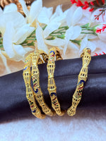 Load image into Gallery viewer, मोर डिज़ाइन वाली सोने की परत वाली चूड़ियाँ
