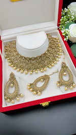 Load image into Gallery viewer, Mehbooba Polki Choker  Set
