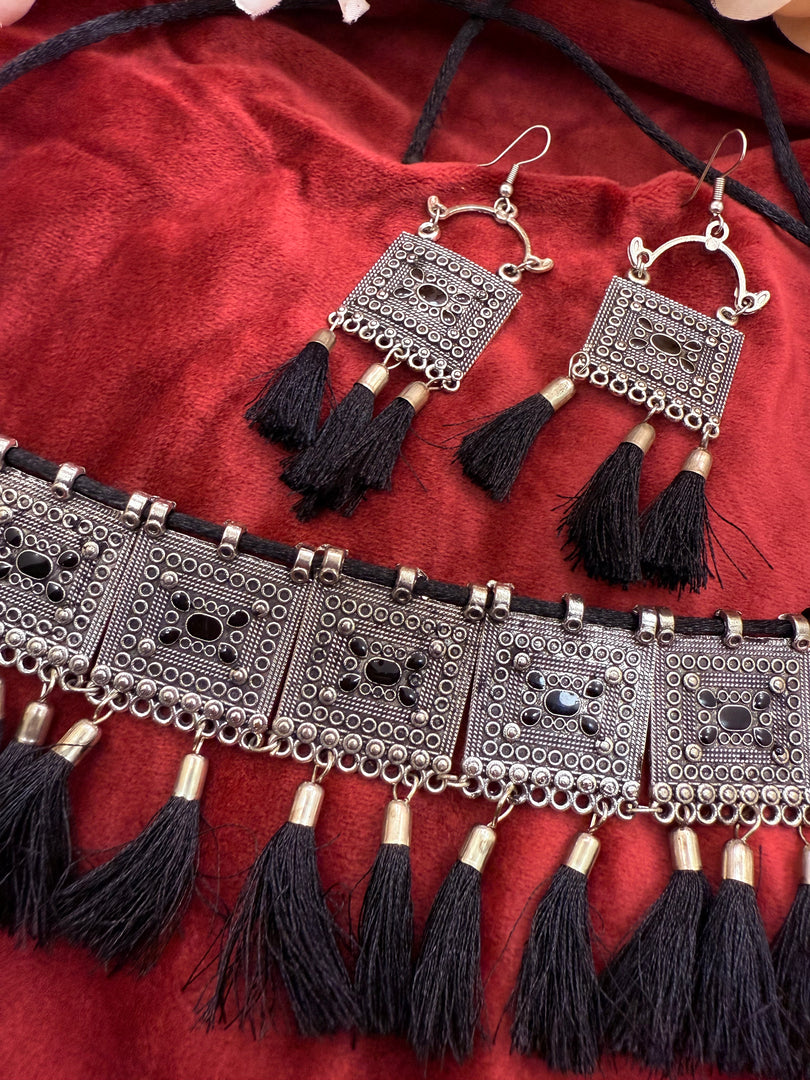 सोनम ऑक्सीडाइज़्ड चोकर सेट 