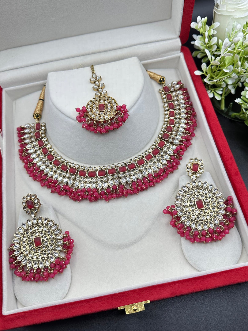 Deepali Kundan Choker Set.