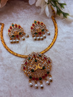 Load image into Gallery viewer, Peacock Hasli necklace with earring
