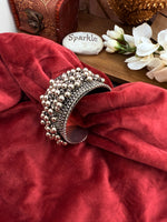 Load image into Gallery viewer, खुलने योग्य ऑक्सीकृत कंगन
