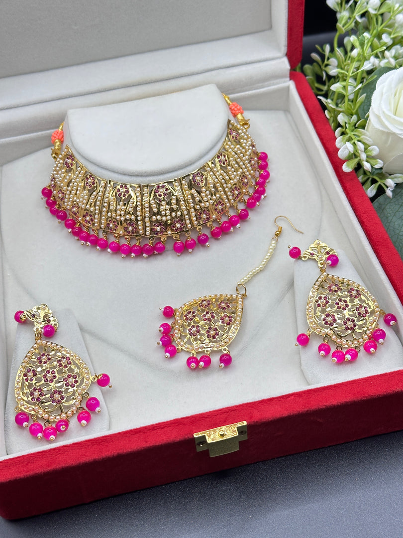 Kavleen Jadau Indian Choker Set