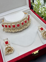 Load image into Gallery viewer, Karishma style Kundan Choker set
