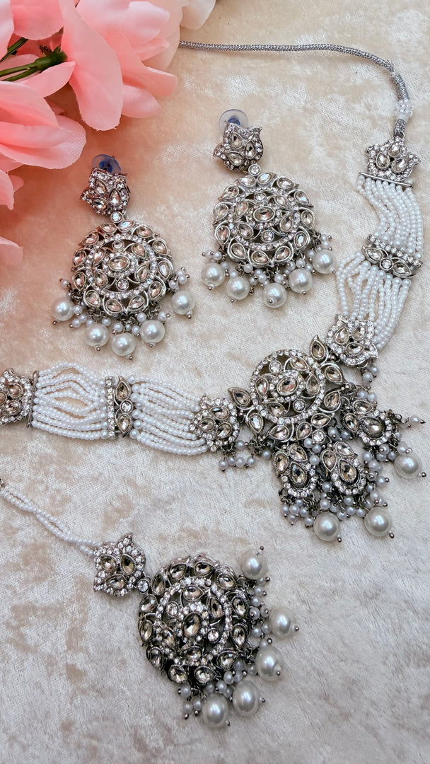 White silver set