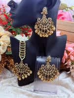 Load image into Gallery viewer, Sonam Gold Pearl Tikka Set
