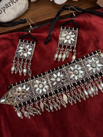 Load image into Gallery viewer, Shoma Oxidised Mirror Choker Set