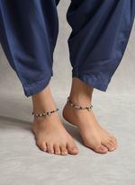 Load image into Gallery viewer, Crystal black beads Evil eye Anklet

