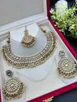 Load image into Gallery viewer, Deepali Kundan Choker Set.
