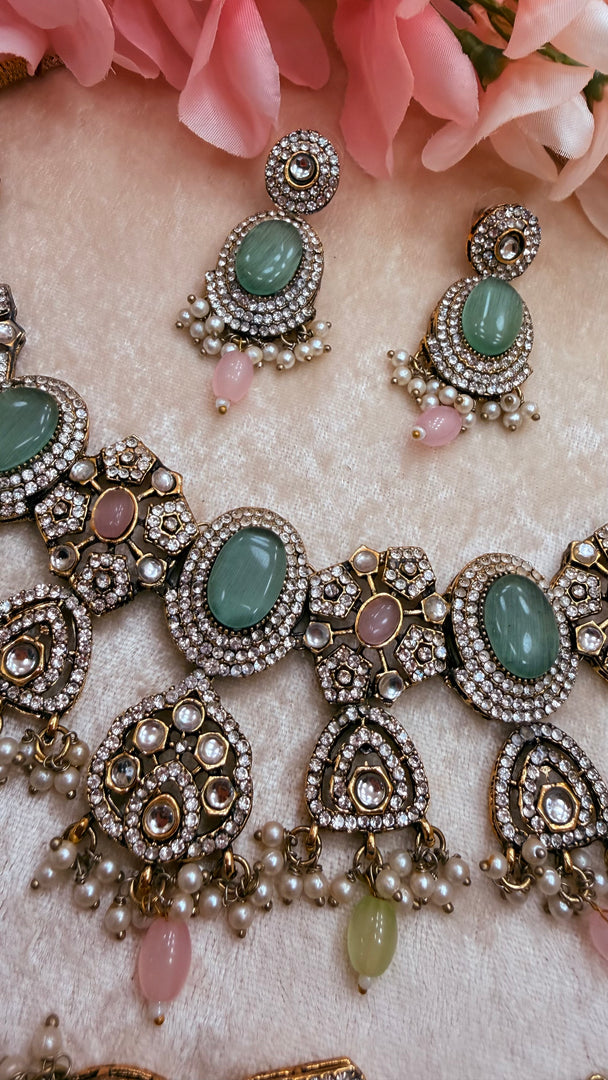 Ruhi Multicolor Victorian set
