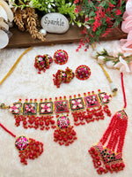 Load image into Gallery viewer, Red Meenakari Choker With Tikka Earring Passa Set