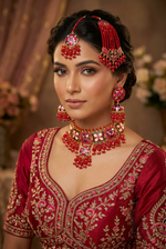 Load image into Gallery viewer, टीका इयररिंग पासा सेट के साथ लाल मीनाकारी चोकर