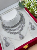 Load image into Gallery viewer, Simrat Ad Necklace Earring Set
