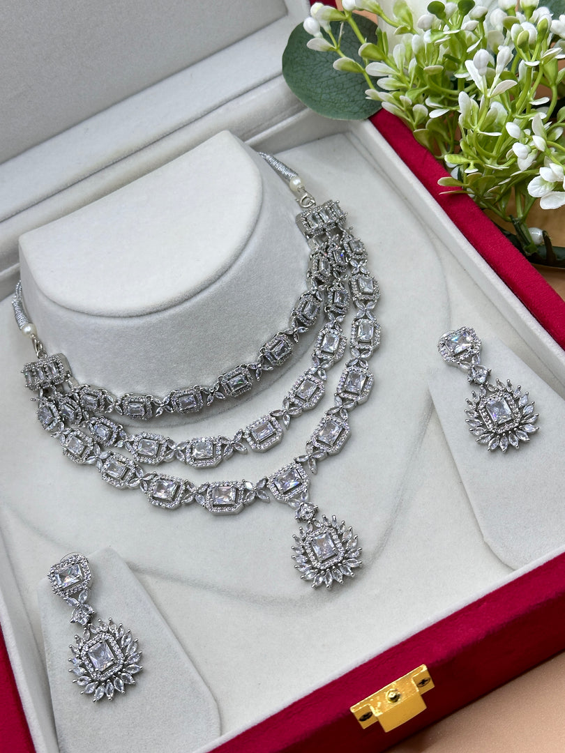 Simrat Ad Necklace Earring Set