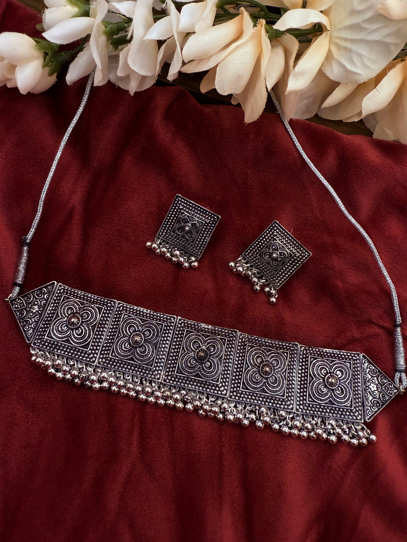 Silver Oxidised choker set with earring